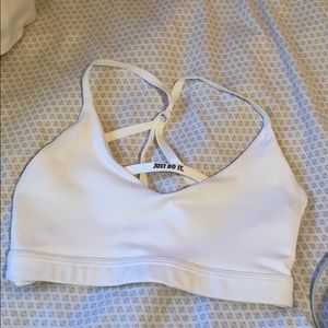 SUPER COMFORTABLE NIKE SPORTS BRA